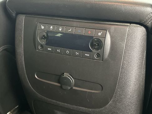 Used 2010 Chevrolet Suburban LTZ image 29