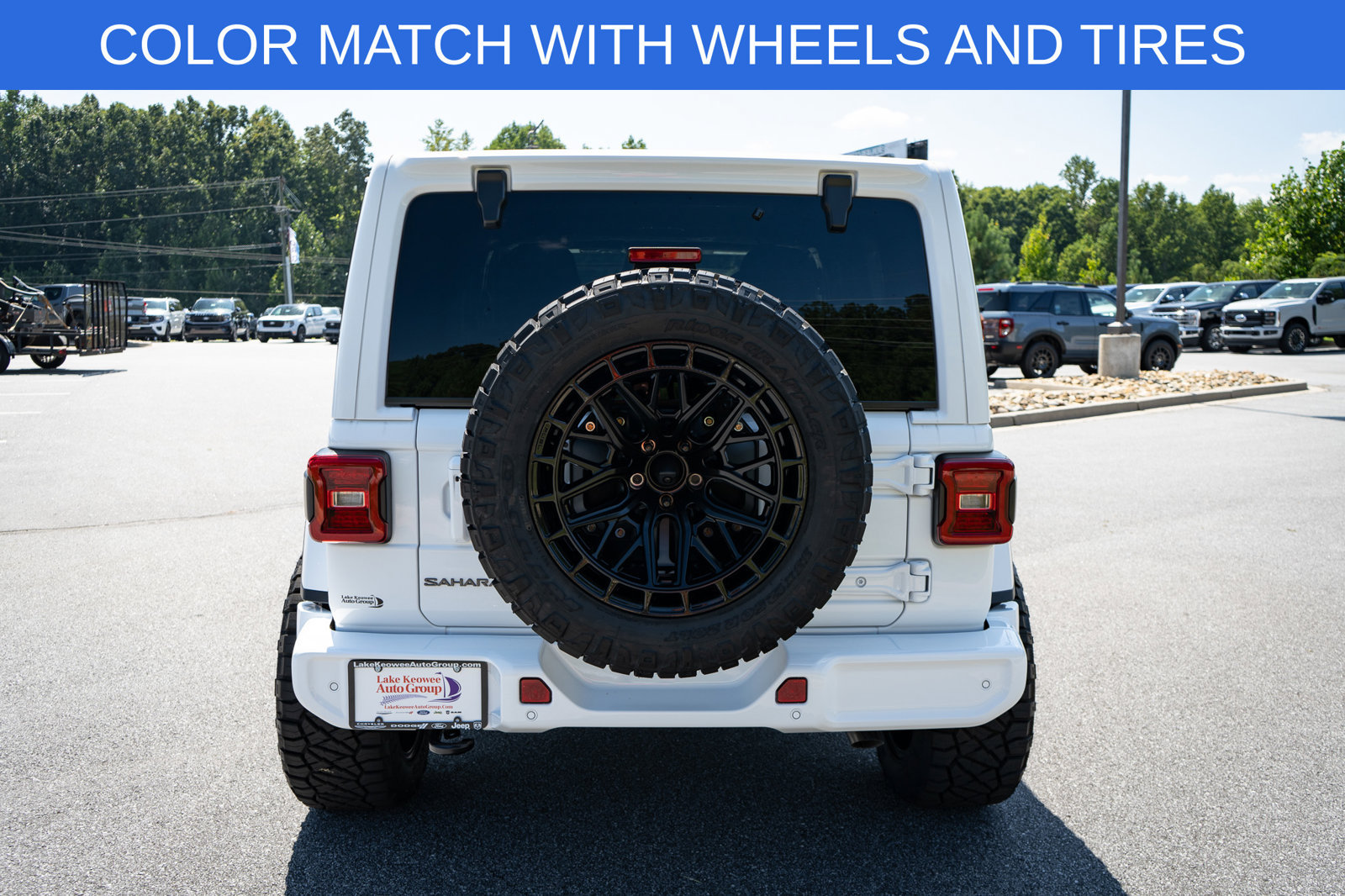 New 2026 Jeep Wrangler Unlimited Sahara AWD/4WD image 8