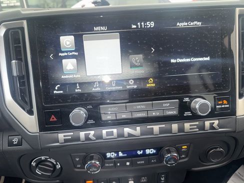 Used 2025 Nissan Frontier SV w/ SV Convenience Package image 4