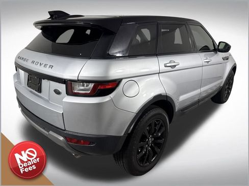 Used 2019 Land Rover Range Rover Evoque SE Premium image 3