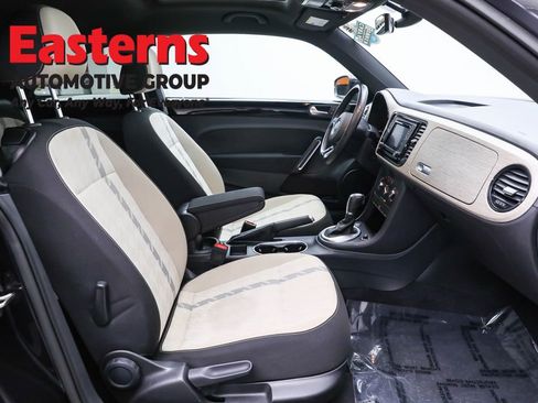 Used 2018 Volkswagen Beetle 2.0T S image 21