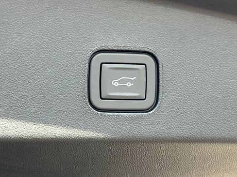 New 2026 Cadillac Lyriq V AWD/4WD image 38