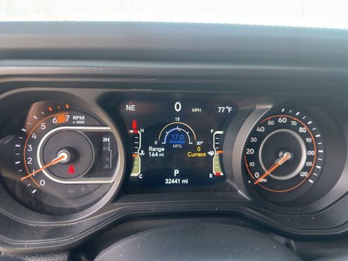 Used 2025 Jeep Wrangler Unlimited Rubicon image 24