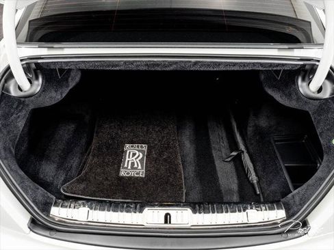 Used 2016 Rolls-Royce Wraith RWD image 16