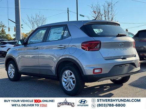 New 2026 Hyundai Venue SE image 9