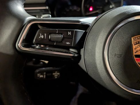 Certified 2024 Porsche Macan image 28