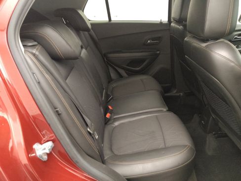 Used 2022 Chevrolet Trax LT w/ Driver Confidence Package AWD/4WD image 19