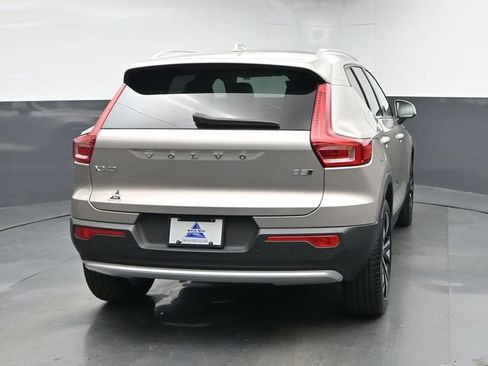 Used 2024 Volvo XC40 B5 Ultimate AWD/4WD image 8