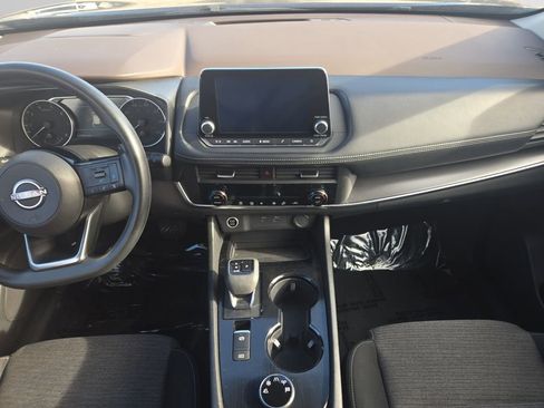 Used 2023 Nissan Rogue SV image 12