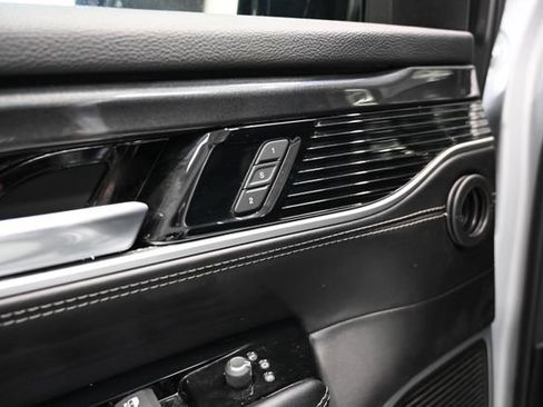 Used 2022 Jeep Wagoneer Series I AWD/4WD image 30