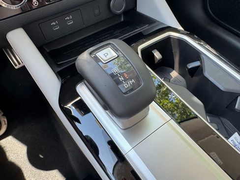 New 2025 Mitsubishi Outlander AWD image 36