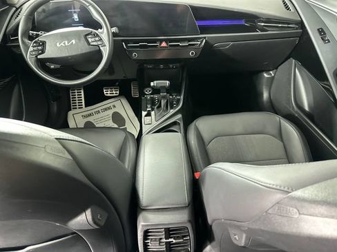 Used 2023 Kia Niro EX Touring FWD image 17