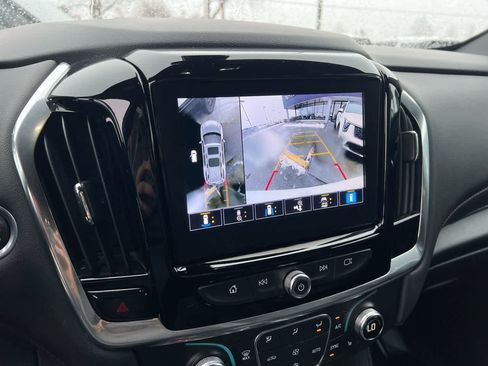 Used 2023 Chevrolet Traverse RS image 17