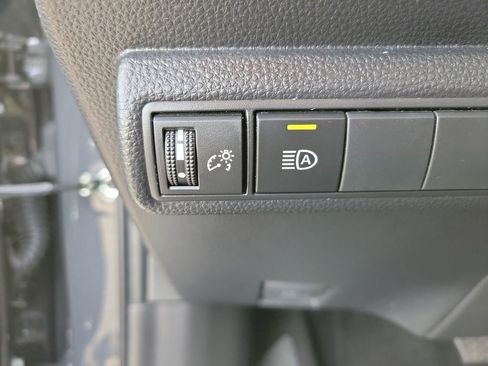 Used 2025 Toyota Corolla LE image 30