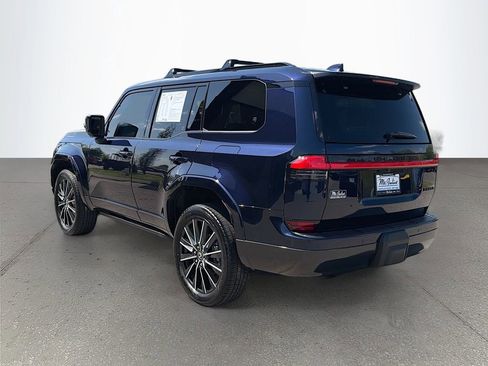 Used 2025 Lexus GX 550 w/ Accessory Package (2T) image 6