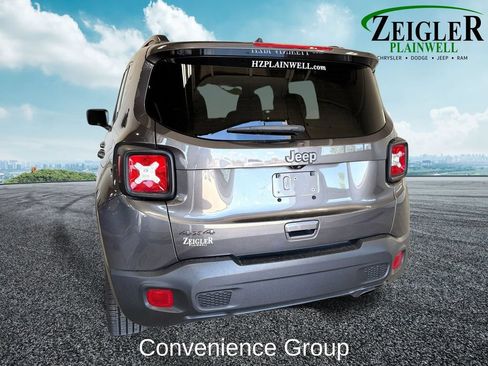 Used 2021 Jeep Renegade Latitude AWD/4WD image 4