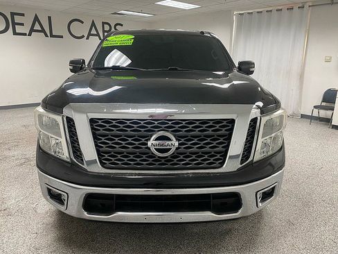 Used 2017 Nissan Titan SV image 2