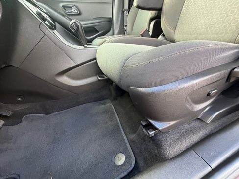 Used 2021 Chevrolet Trax LS w/ Tint and Cruise Package image 21