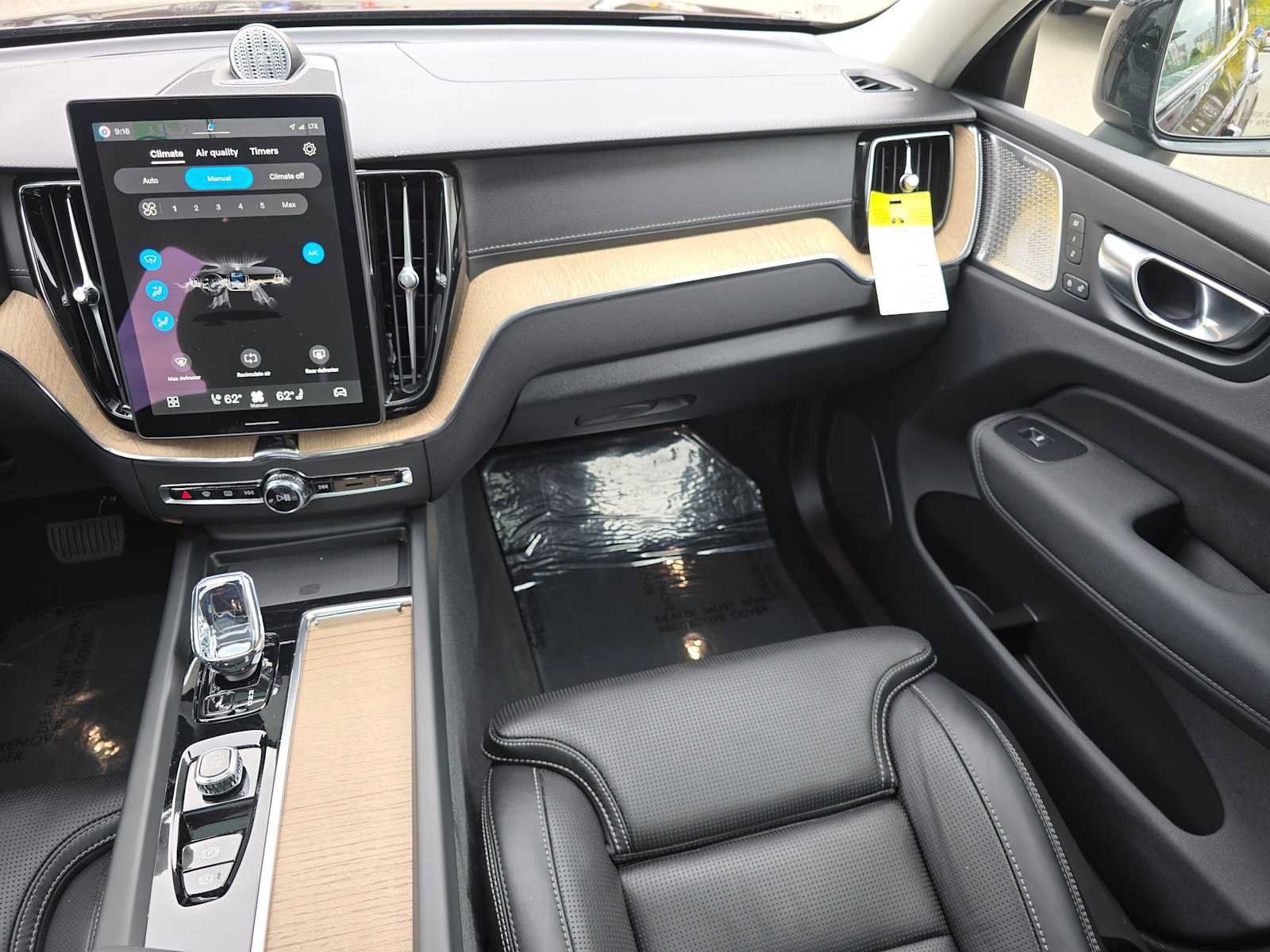 Certified 2026 Volvo XC60 T8 Ultra w/ Climate Package AWD/4WD image 19