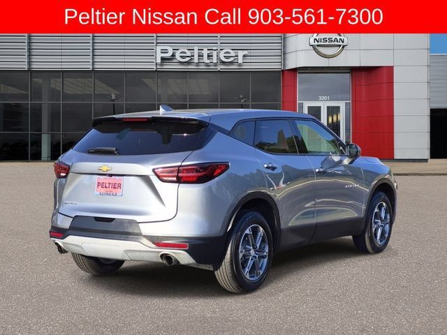 Used 2025 Chevrolet Blazer LT FWD image 6