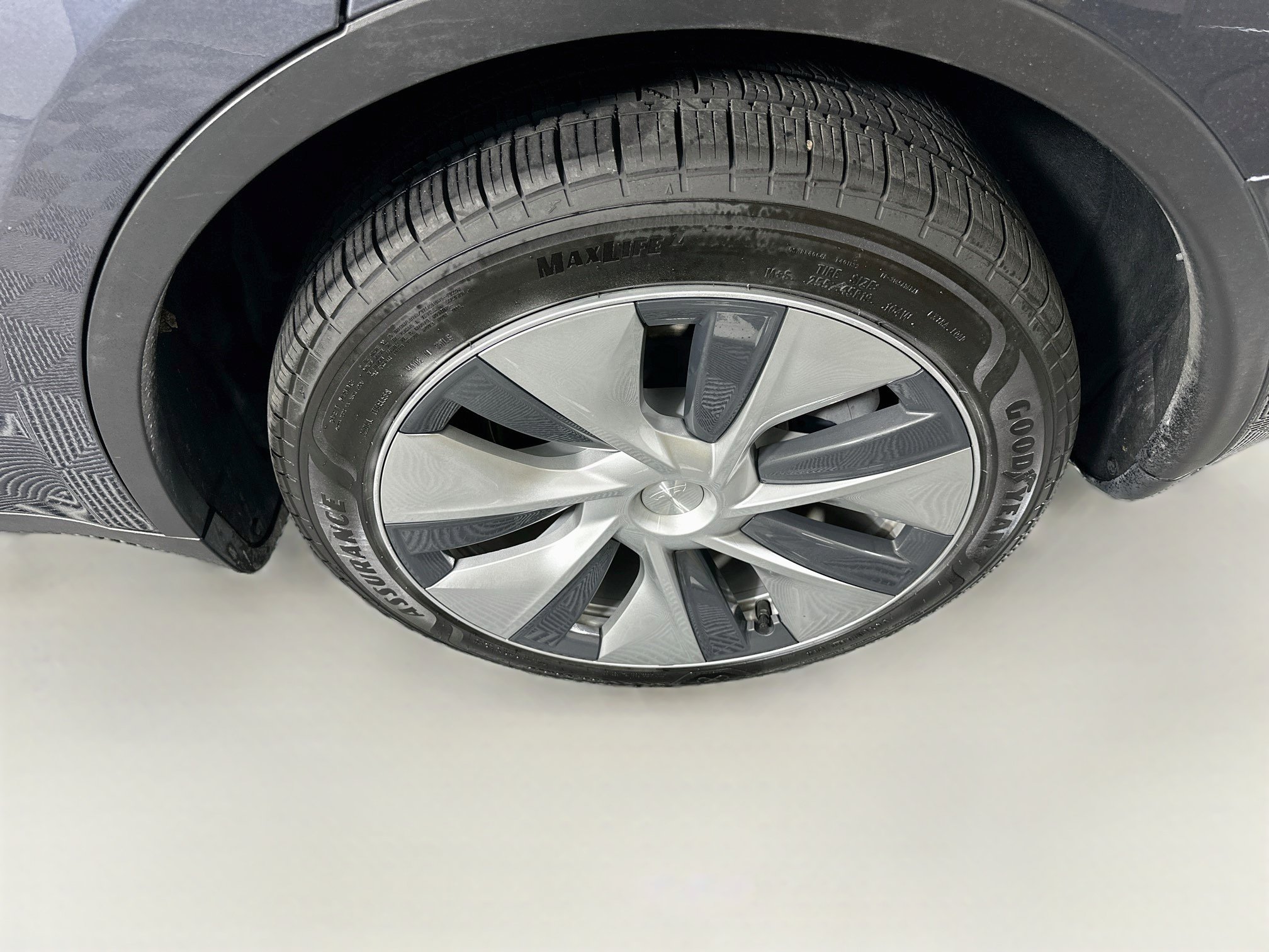 Used 2023 Tesla Model Y Long Range AWD/4WD image 11