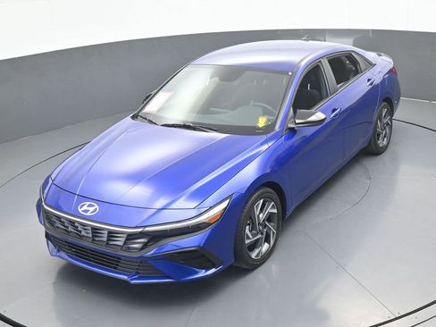 Used 2025 Hyundai Elantra Sport image 38