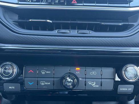 New 2026 Jeep Compass Latitude AWD/4WD image 4