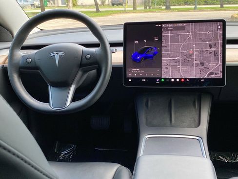 Used 2022 Tesla Model 3 image 22