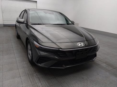 Used 2025 Hyundai Elantra SE image 14