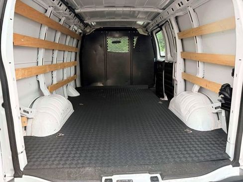Used 2024 Chevrolet Express 2500 w/ Driver Convenience Package RWD image 11