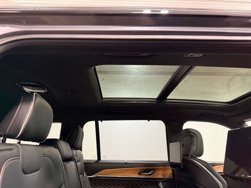 Used 2026 Jeep Grand Cherokee L Summit w/ Obsidian Package AWD/4WD image 16