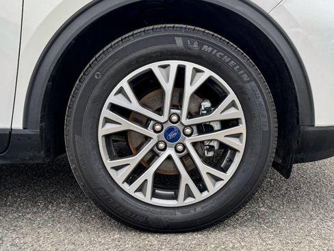 Used 2022 Ford Escape SEL image 9