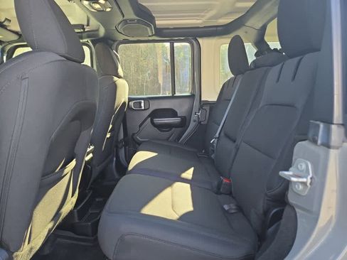 Used 2023 Jeep Wrangler Unlimited w/ Cold Weather Group AWD/4WD image 34