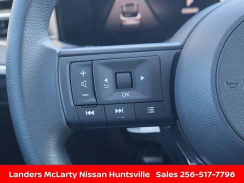 Used 2025 Nissan Kicks SV image 23