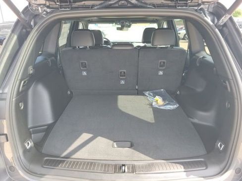 New 2025 Jeep Grand Cherokee Altitude image 25