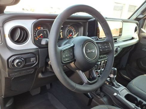 Used 2026 Jeep Wrangler Unlimited Sport AWD/4WD image 8