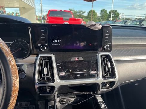 Used 2022 Kia Sorento SX FWD image 6