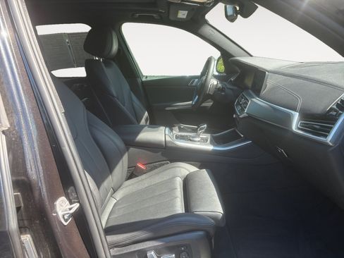 Used 2022 BMW X5 xDrive40i w/ Premium Package image 15