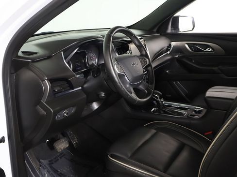 Used 2023 Chevrolet Traverse Premier w/ Redline Edition AWD/4WD image 31