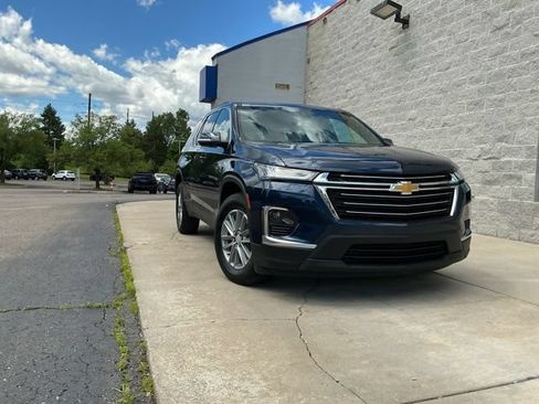 Used 2023 Chevrolet Traverse LT FWD image 1