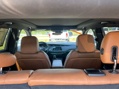 Used 2023 Cadillac XT4 Premium Luxury w/ Driver Assist Package AWD/4WD image 23