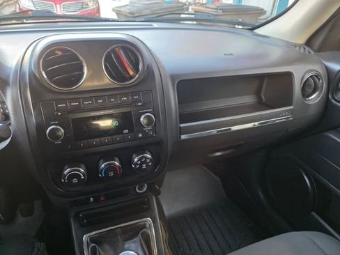 Used 2014 Jeep Patriot Sport image 16