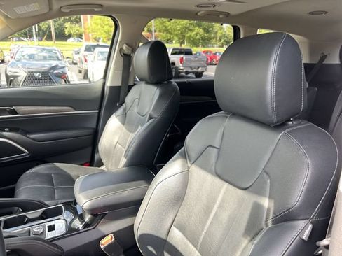 Used 2022 Kia Telluride EX w/ EX Premium Package FWD image 9
