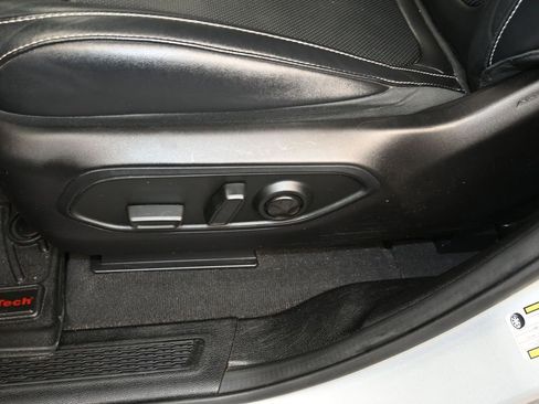 Used 2023 Jeep Grand Cherokee L Limited w/ Luxury Tech Group II image 11