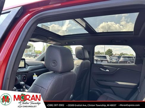 Certified 2024 Chevrolet Blazer RS w/ Driver Confidence II Package AWD/4WD image 17