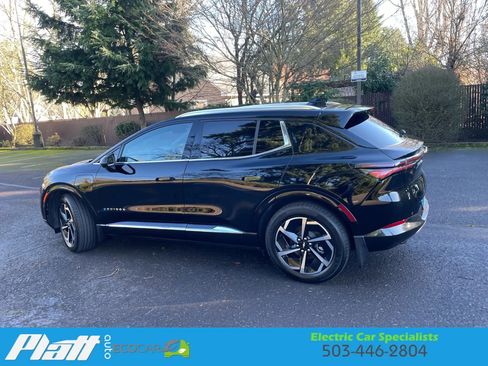 Used 2025 Chevrolet Equinox EV LT w/ Convenience Package image 6