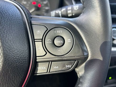 Used 2024 Toyota Corolla Cross LE FWD image 22