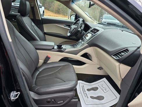 Used 2020 Lincoln Nautilus Reserve image 14