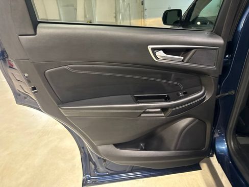 Used 2017 Ford Edge Titanium w/ Technology Package AWD/4WD image 34