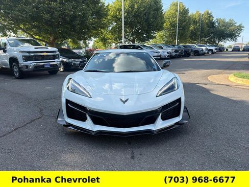 Used 2024 Chevrolet Corvette Z06 w/ Z07 Performance Package RWD image 2